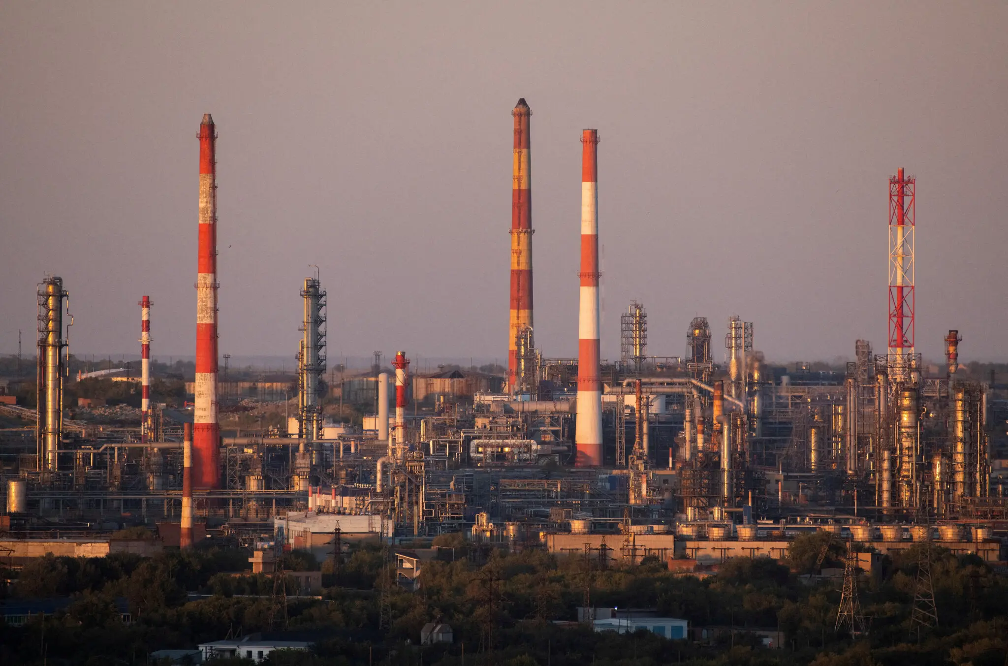 Удар по вибуховому серцю РФ: Україна б’є «Свердловський завод» і нафтотермінал